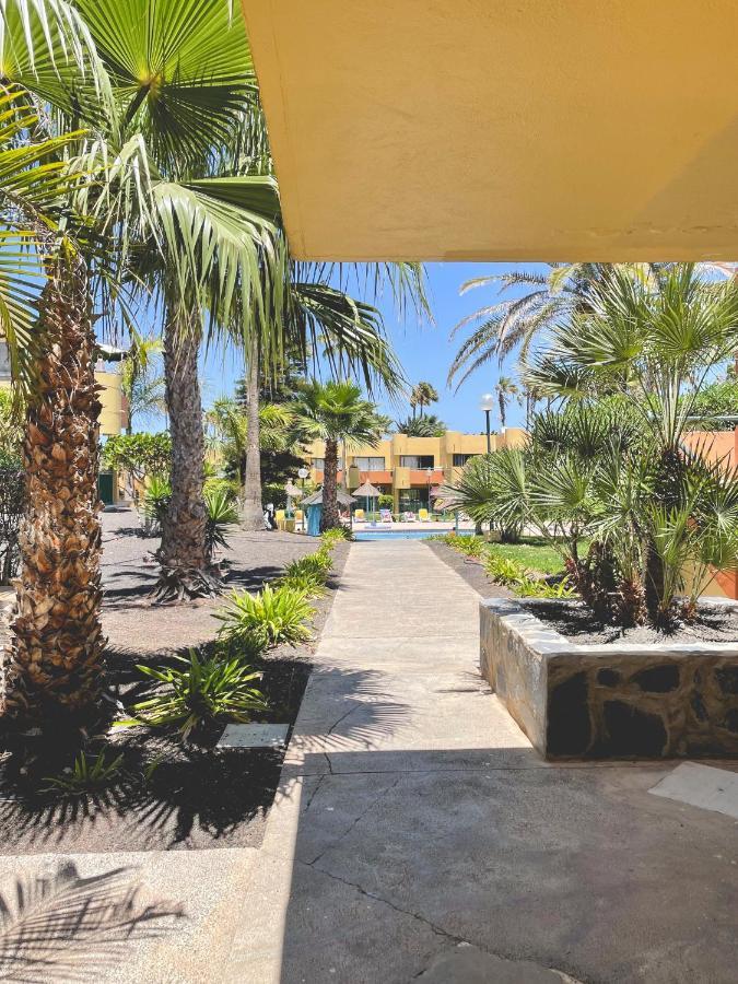 Seaside Apartment Corralejo : A Cozy Holiday Home In A Peaceful Well Located Green Complex Buitenkant foto